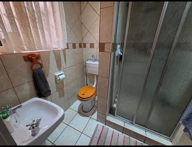 3 BEDROOM TOWNHOUSE TO LET IN VANDERBIJLPARK SW 1